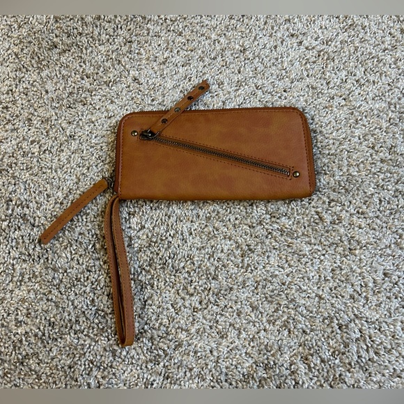 NEW Free People Distressed Vegan Wallet Brown Travel Wristlet Zip Boho Compact - Picture 2 of 11